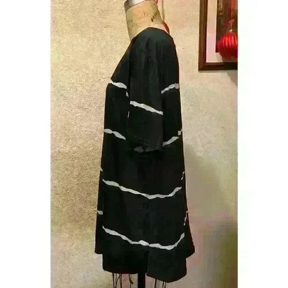 DOLNINE Plus Short Sleeve Criss Cross Front Deep V-Neck Striped Top NWT Size 26 - Picture 4 of 8